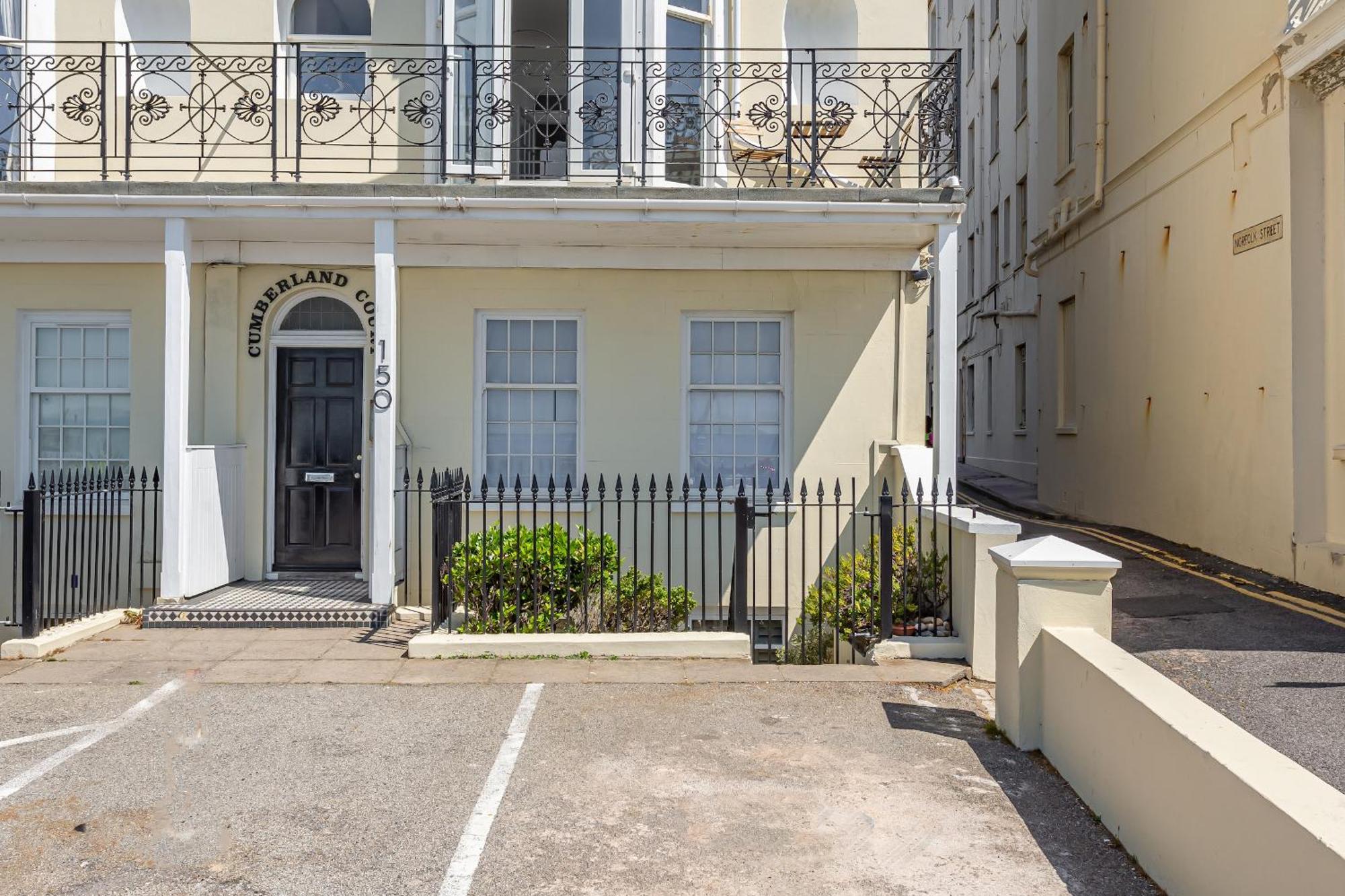 Beaches Brighton - Luxury Seafront Accommodation Екстериор снимка