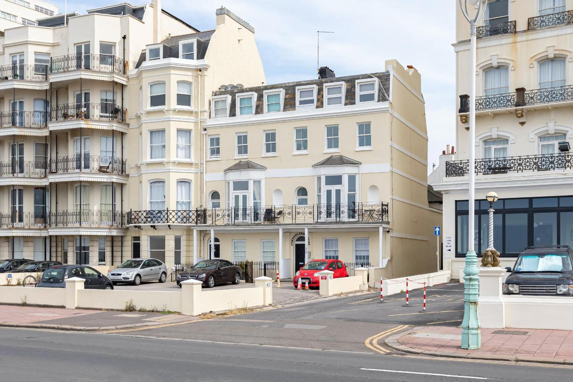 Beaches Brighton - Luxury Seafront Accommodation Екстериор снимка